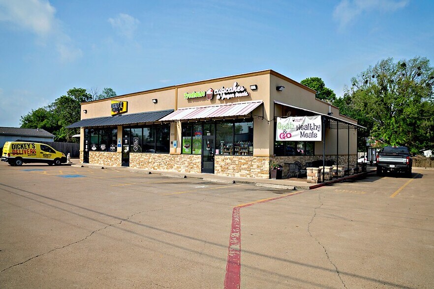 More Photos Of 220 S Palestine St, Athens Restaurant For Sale