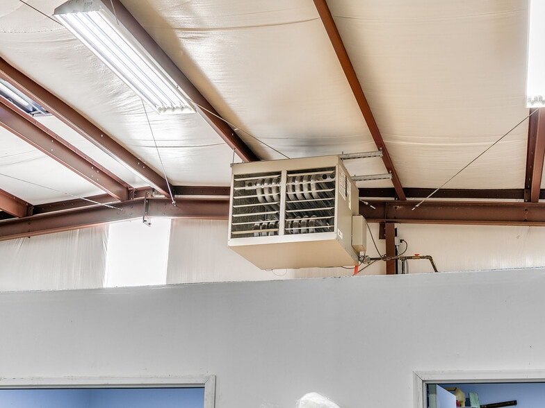 More Photos Of 1064 Industrial Dr, Yukon Light Distribution For Lease