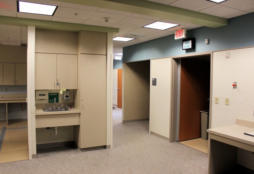 More Photos Of 8012 Bretz Dr, Harrisburg Medical For Lease