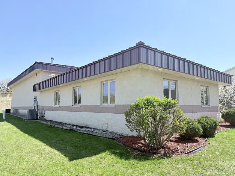 More Photos Of 819 Walsh Rd, Madison Flex For Sale