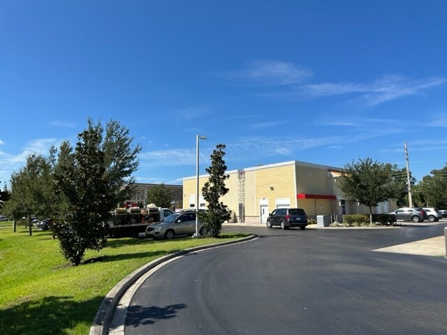 More Photos Of 3601 E Silver Springs Blvd, Ocala Service Station For Sale