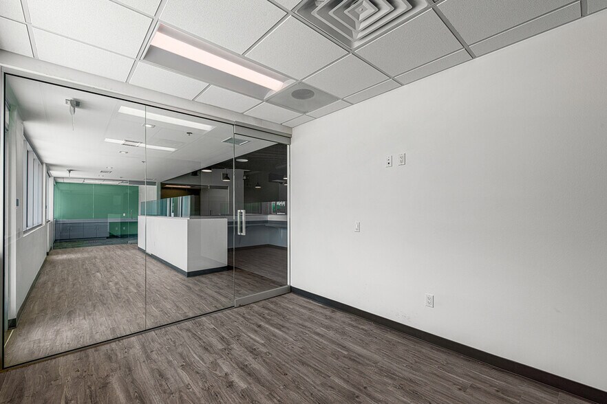 More Photos Of 72140 Magneisa Falls Dr, Rancho Mirage Office Residential For Lease