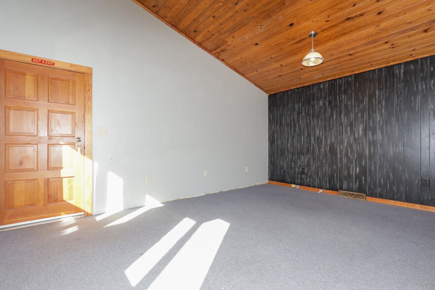 More Photos Of 113 Court St, Pickens Office For Sale