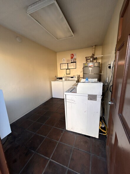 More Photos Of 1001-1005 W G St, Wilmington Apartments For Sale