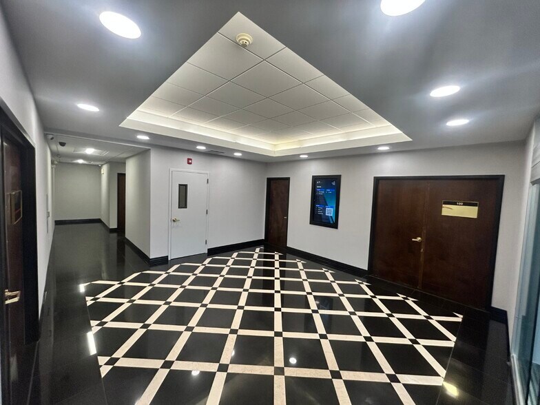 More Photos Of 560 Broadhollow Rd, Melville Office For Lease