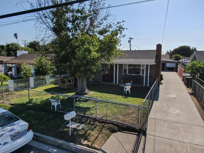 Primary Photo Of 815 Weber St, Pomona Apartments For Sale