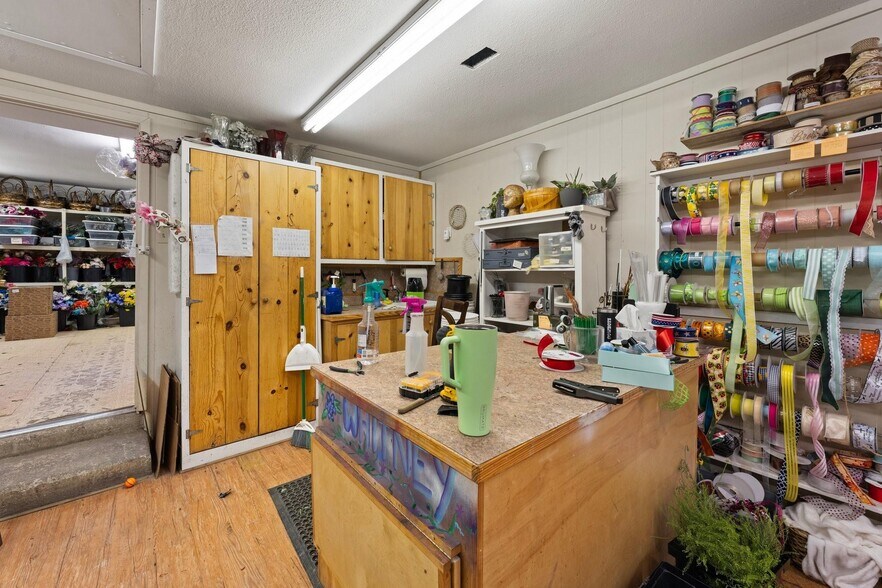 More Photos Of 133 N Texas St, De Leon Storefront For Sale