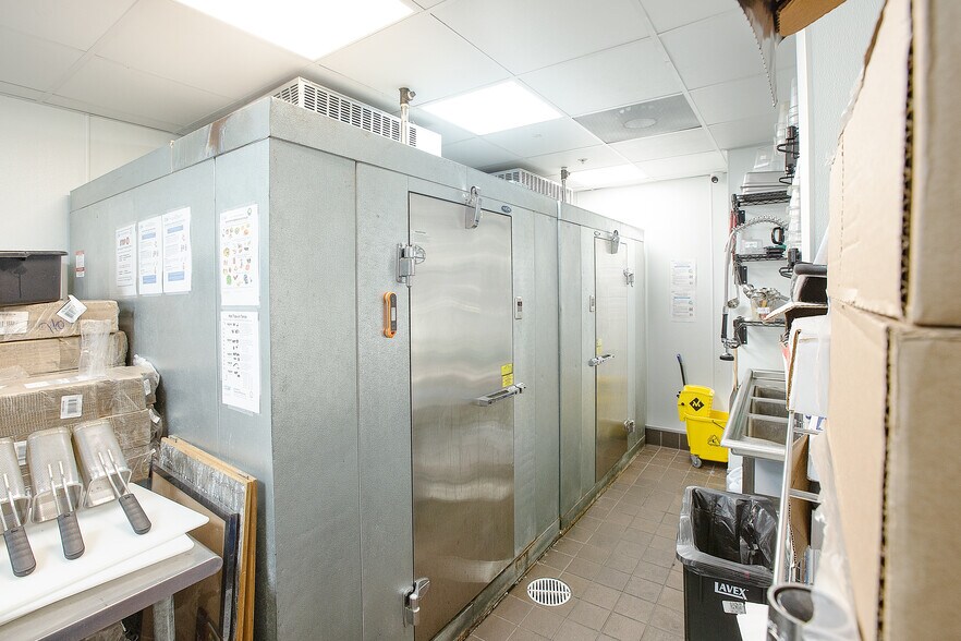 More Photos Of 7903 NW 36th St, Doral Storefront For Lease