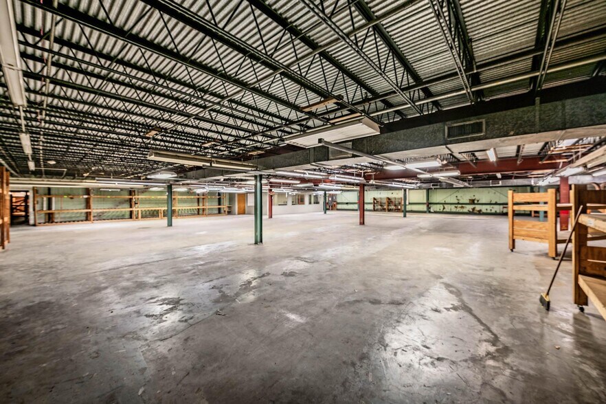More Photos Of 1804 N Habana Ave, Tampa Manufacturing For Sale