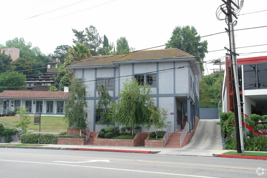 Primary Photo Of 12750 Ventura Blvd, Studio City Loft Creative Space For Lease