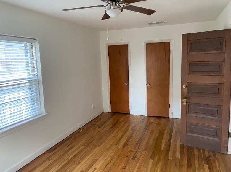 More Photos Of 404 S Clay Ave, Kirkwood Office For Lease