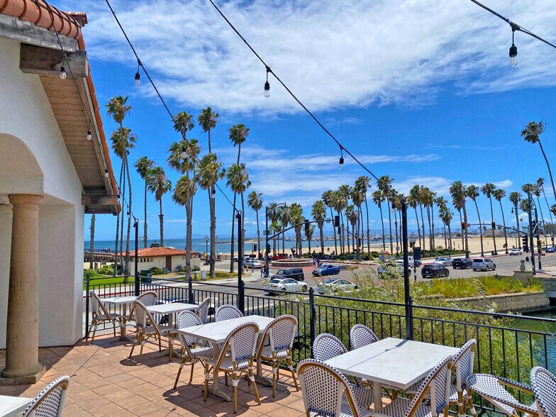 More Photos Of 15 E Cabrillo Blvd, Santa Barbara Restaurant For Lease