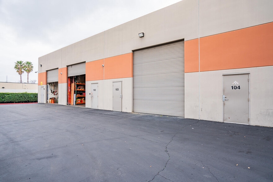 More Photos Of 1609 S Grove Ave, Ontario Warehouse For Lease