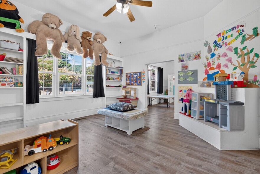More Photos Of 530 N Cloverdale Blvd, Cloverdale Specialty For Sale