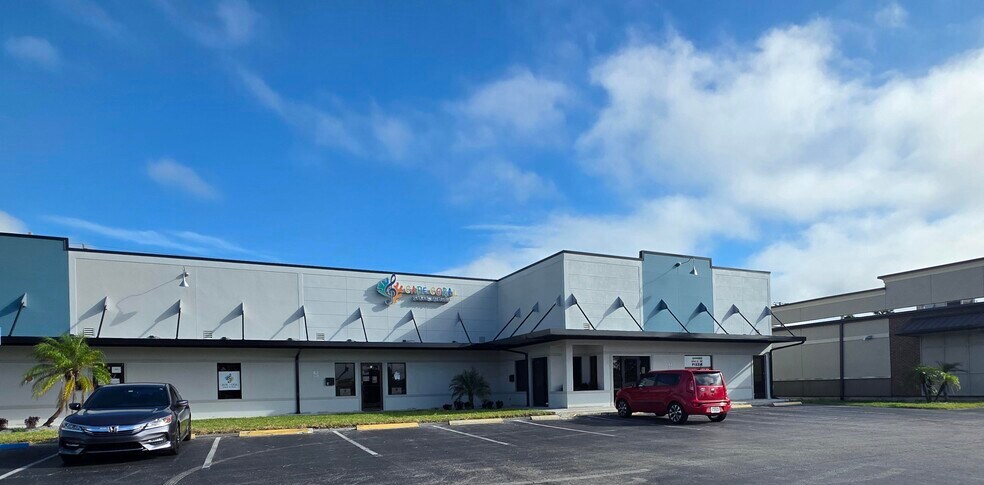 More Photos Of 643 Cape Coral Pky E, Cape Coral Office For Lease