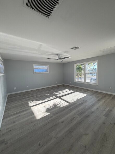 More Photos Of 4707 Pine Island Rd NW, Matlacha Office For Sale