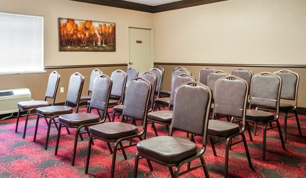 More Photos Of 6100 Iliff Rd NW, Albuquerque Hotel For Sale