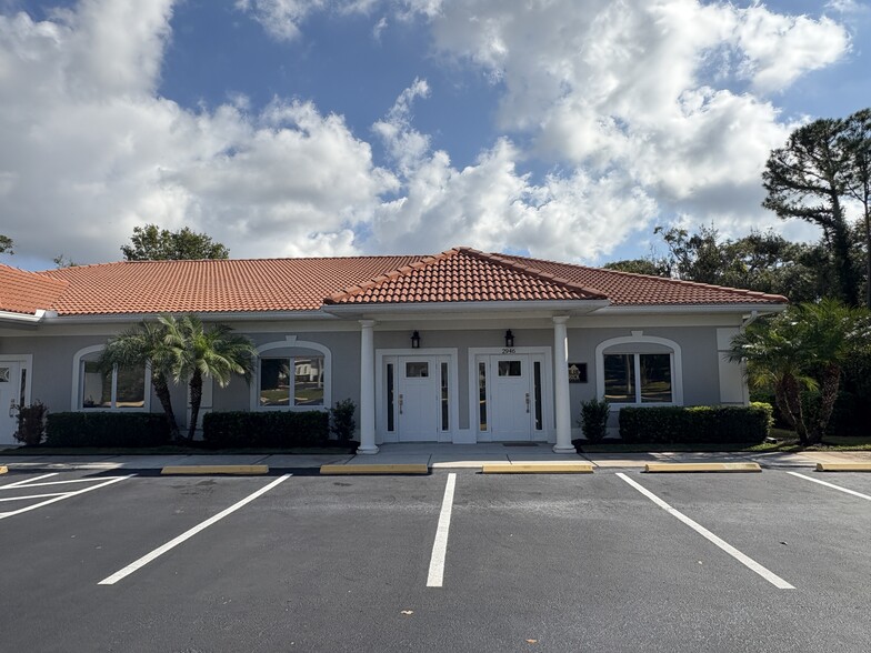 More Photos Of 2940-2946 University Pky, Sarasota Office For Lease