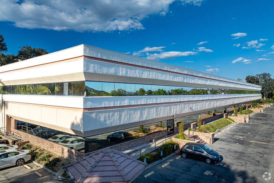 Primary Photo Of 5701 Lindero Canyon Rd, Westlake Village Research And Development For Lease