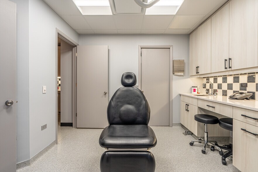 More Photos Of 50 E Washington St, Chicago Medical For Sale