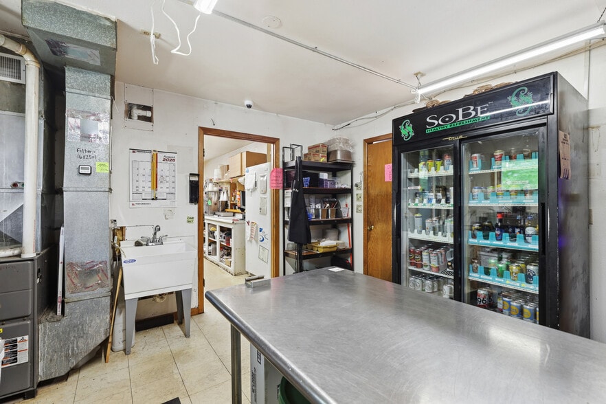 More Photos Of 309 Trail St, La Valle Restaurant For Sale