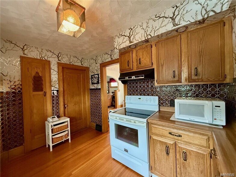 More Photos Of 2538 Niagara Falls Blvd, Niagara Falls Office Residential For Sale