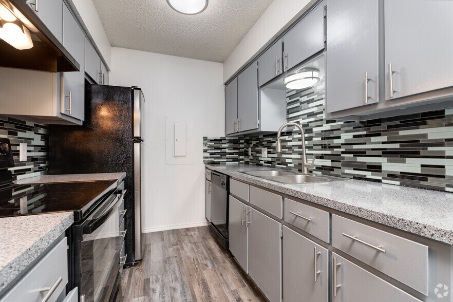 More Photos Of 121 S Hampton Rd, Crowley Apartments For Sale