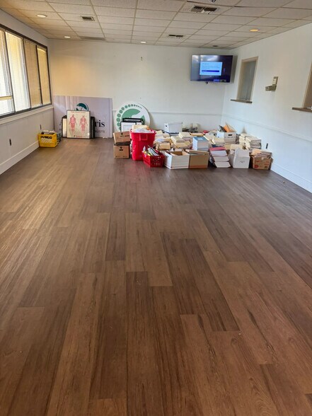 More Photos Of 1421 Narrow Lane Pky, Montgomery Coworking Space