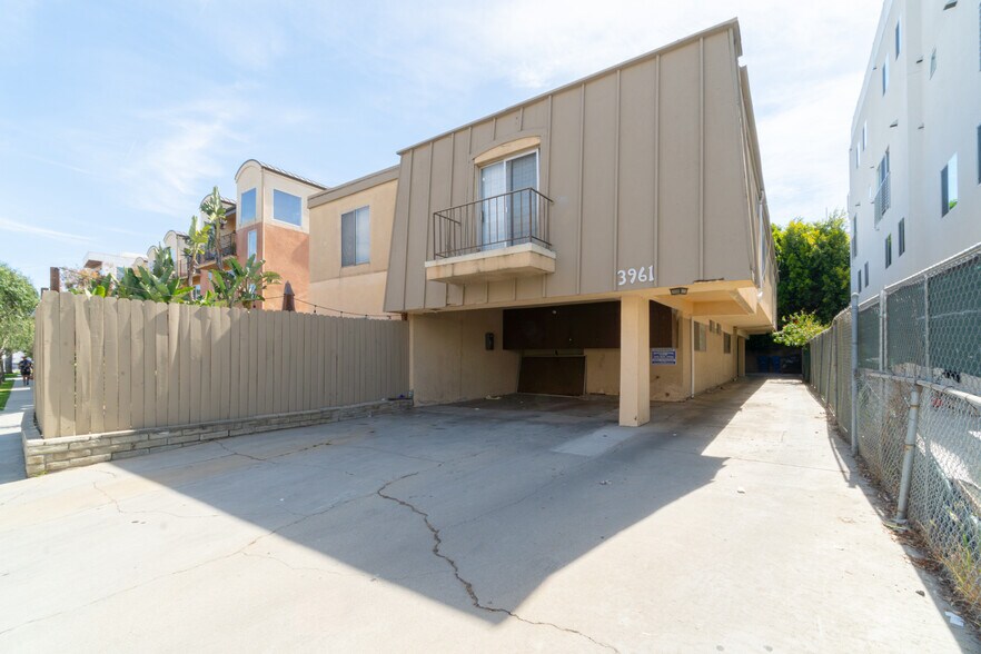 More Photos Of 3961 Moore St, Los Angeles Apartments For Sale