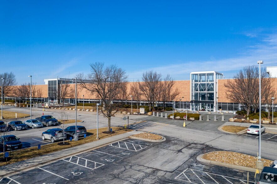 Primary Photo Of 800-850 NW Chipman Rd, Lee's Summit Office For Lease