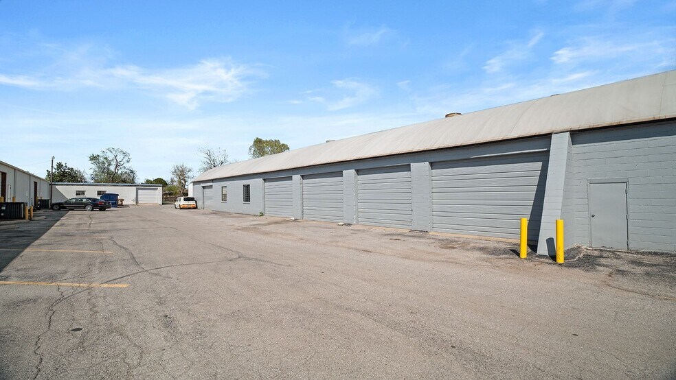 More Photos Of 4621 NW 10th St, Oklahoma City Industrial For Sale