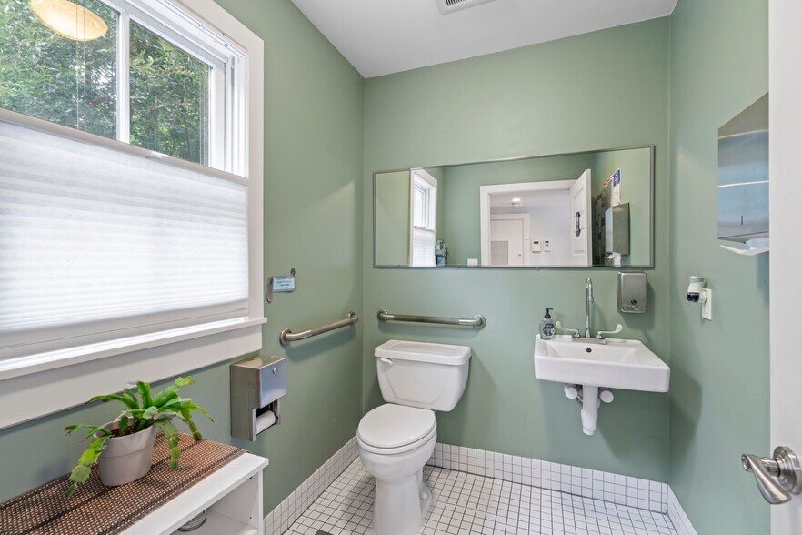 More Photos Of 67 Fort Salonga Rd W, Northport Loft Creative Space For Sale