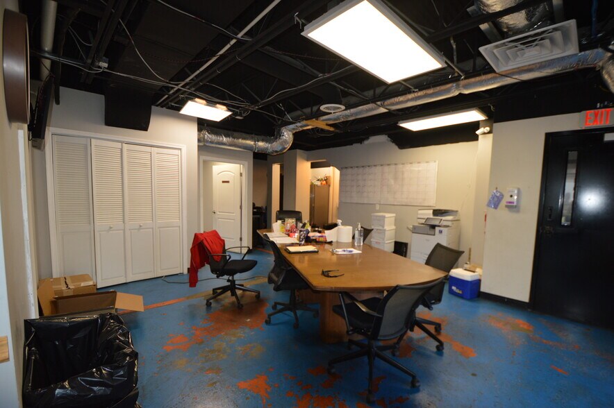 More Photos Of 7278 Centreville Rd, Manassas Showroom For Lease