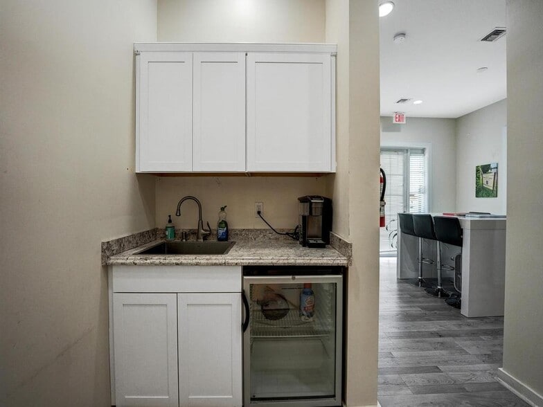 More Photos Of 955 NW 17th Ave, Delray Beach Office For Lease