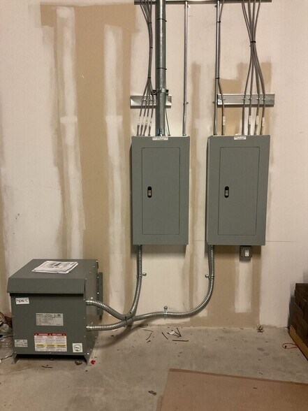 More Photos Of 5615 Wellington Rd, Gainesville Flex For Lease