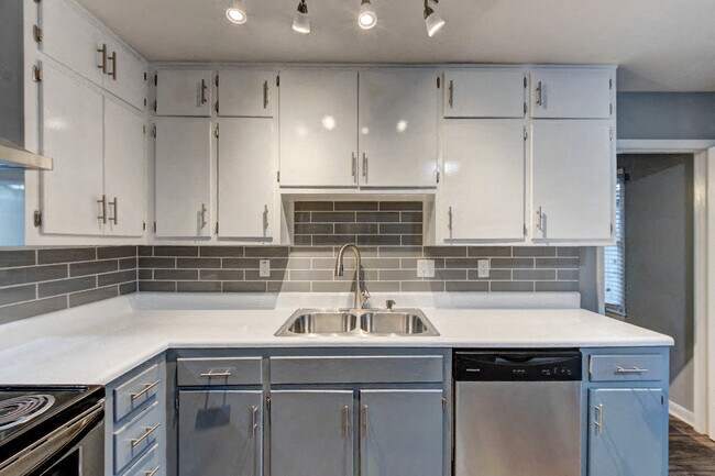 More Photos Of 3693-3735 Embry Cir, Chamblee Apartments For Sale