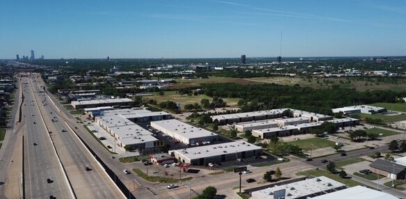 More Photos Of 210 W Wilshire Blvd, Oklahoma City Unknown For Lease