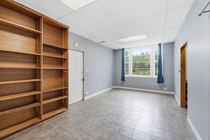 More Photos Of 6240 N Avondale Ave, Chicago Specialty For Sale
