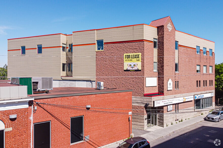 More Photos Of 11 Rosemount Ave, Ottawa Office For Lease