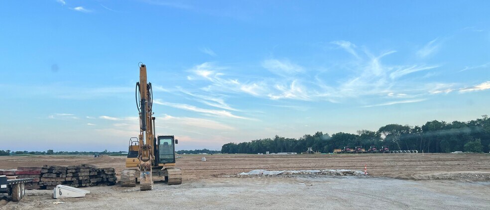 More Photos Of US RTE 55 and State Route 143, Edwardsville Land For Sale