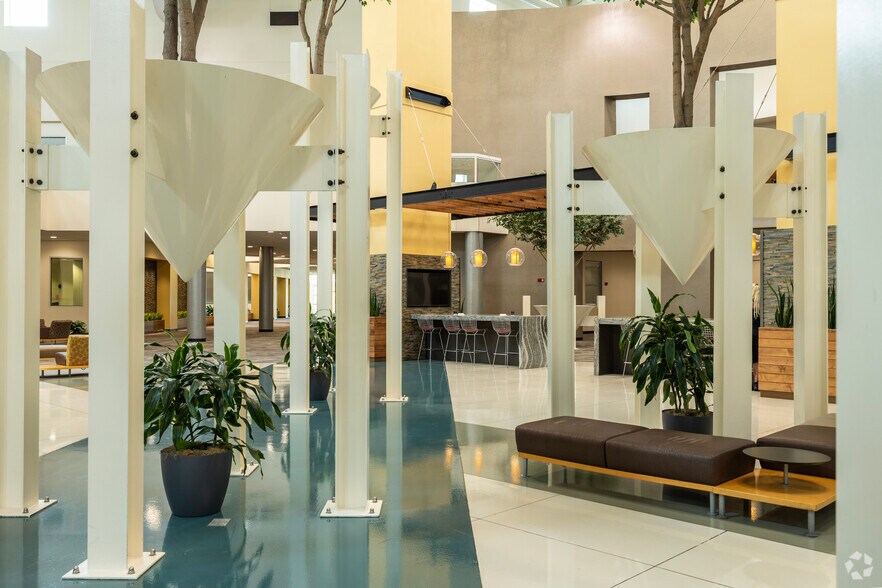 More Photos Of 5701 E Hillsborough Ave, Tampa Office For Lease