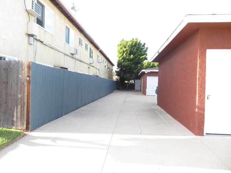 More Photos Of 9833 Walnut St, Bellflower Apartments For Sale