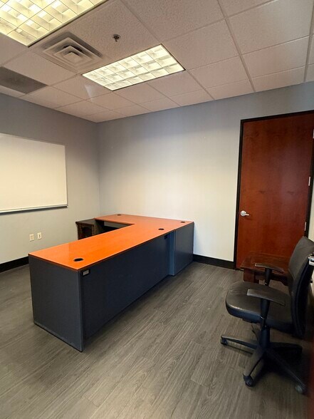 More Photos Of 15845 S 46th St, Phoenix Medical For Lease