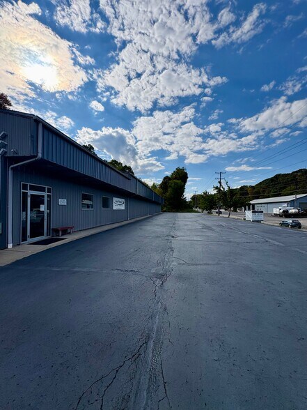 More Photos Of 4388 Gibsonia Rd, Gibsonia Warehouse For Lease