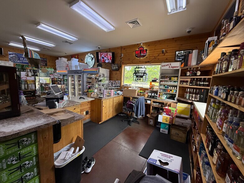 More Photos Of 205 Co Hwy YZ hwy, Dodgeville Freestanding For Sale