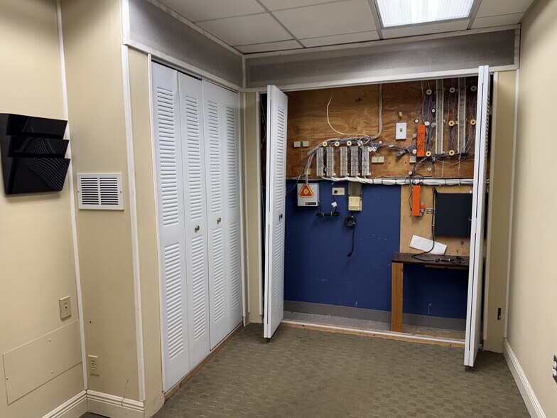 More Photos Of 15255 NW 82nd Ave, Miami Lakes General Retail For Lease