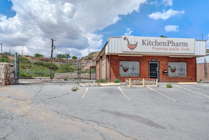 More Photos Of 232 Torres St, El Paso Storefront Retail Office For Lease