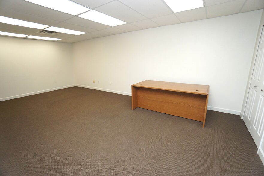 More Photos Of 12900 Haggerty Rd, Van Buren Township Warehouse For Lease