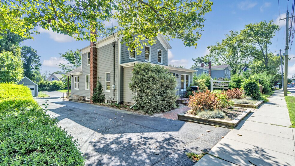 More Photos Of 616 Roanoke Ave, Riverhead Office Residential For Sale