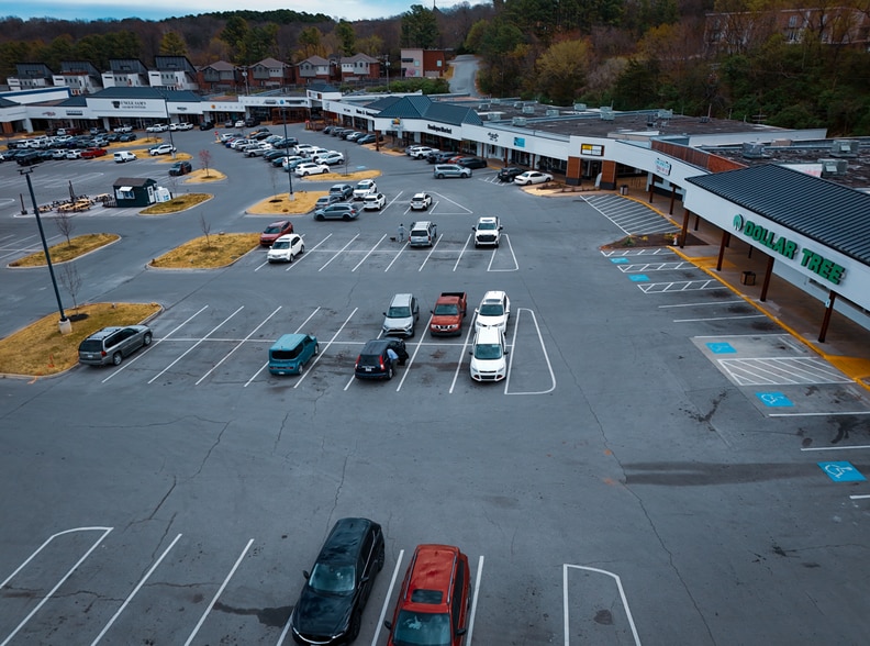 More Photos Of 1320-1554 N College Ave, Fayetteville Unknown For Lease